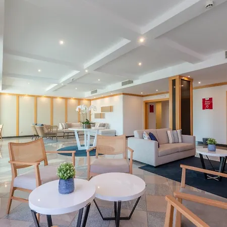 Ξενοδοχείο με διαμερίσματα The Navigator - Solaqua 4*